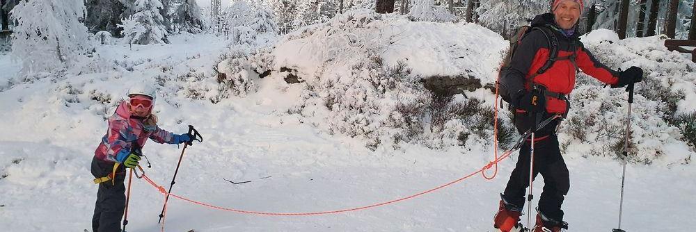 Skitour mit kleinen Kindern Ausrüstungsliste Packliste